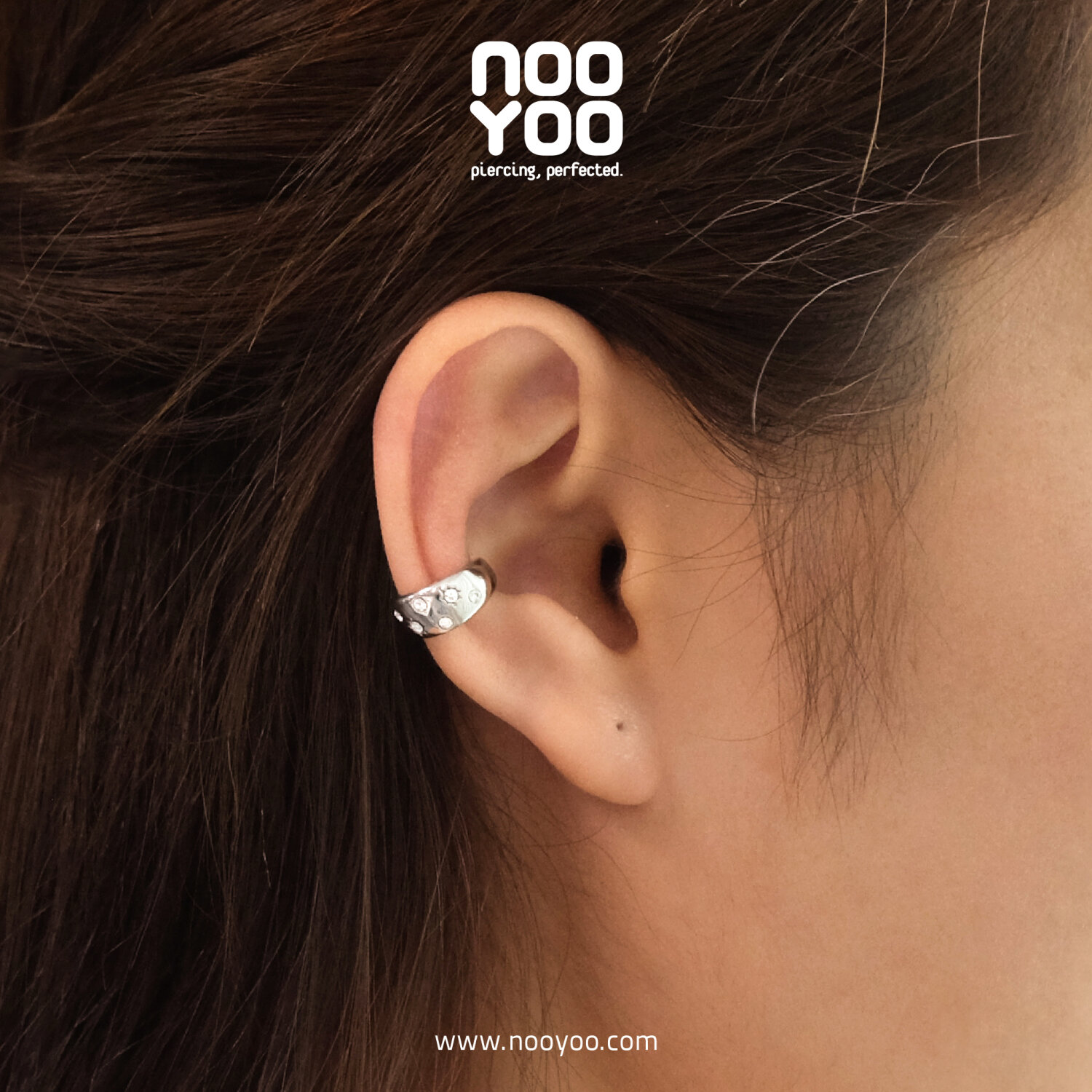 (31197) Ear Cuff Ring Shape with Crystal Surgical Steel NooYoo