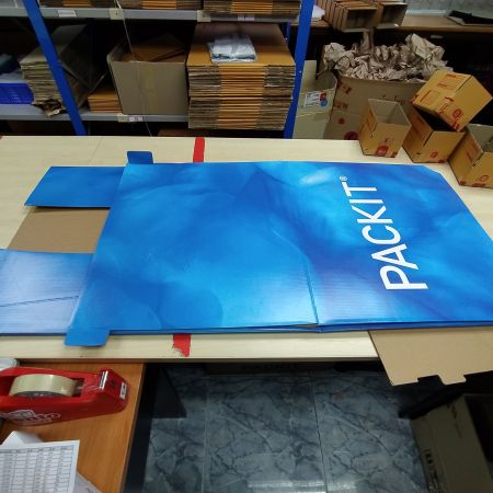 PACKiT Shelf Display