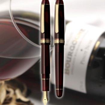 PLATINUM Pluma estilográfica japonesa 3776 Century Gold Trim Bourgogne EF/Rojo/ 0,24-0,28 mm/Hecho a mano/Pluma de oro de 14 quilates/con caja de regalo/pluma estilográfica, PNB15000-71EF