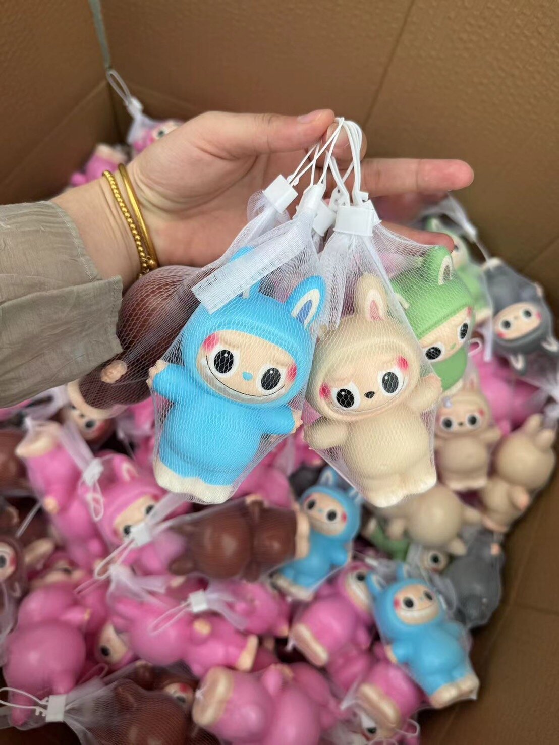 สกุชชี่ลาบูบู้ LABUBU - myhappyphones