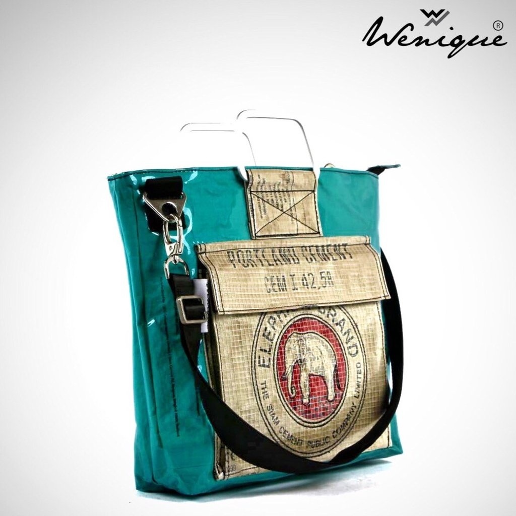 Messenger bag with handle กระเป๋าสะพายข้าง แบบถือได้ ลายช้างแดง ขนาด 34